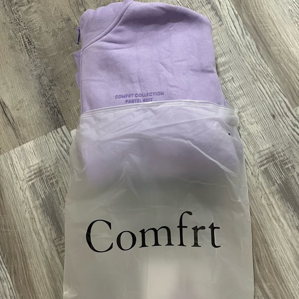 Comfrt Women's Purple Sweater